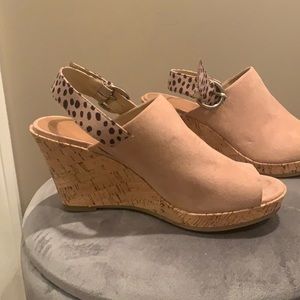 New Women’s size 5 platform sandals
